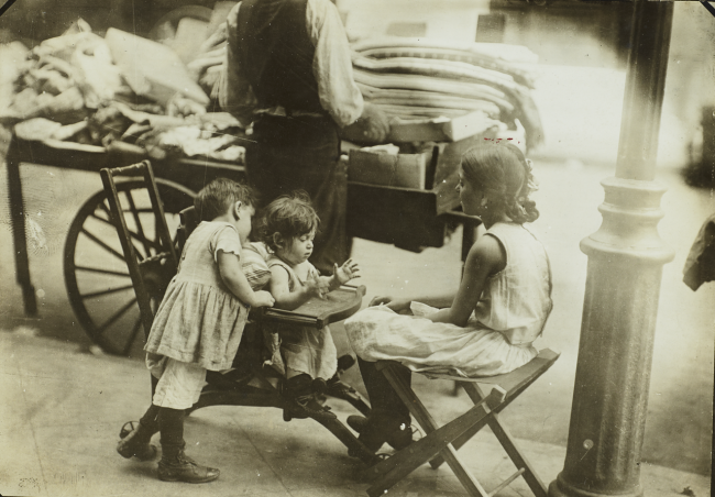Дети нью-йоркских трущоб начала 20-го века