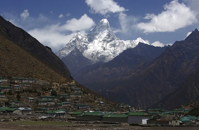 Вертолетная прогулка по Гималаям