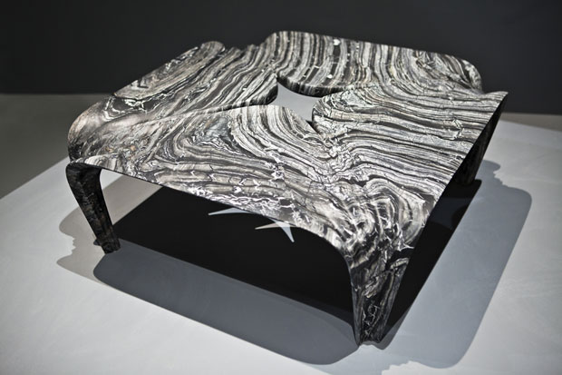 Вазы и столы от Zaha Hadid Architects