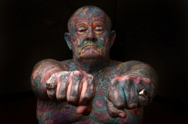 Австралиец забил татуировками все тело