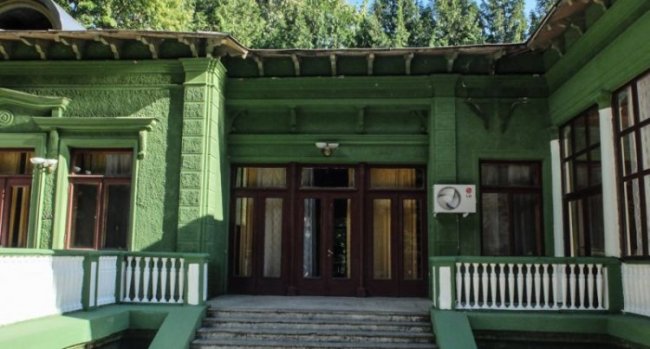 Уютный интерьер дачи Сталина в Абхазии