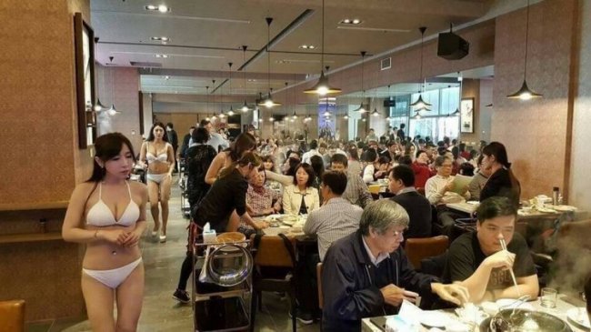 Горячие официантки китайского ресторана