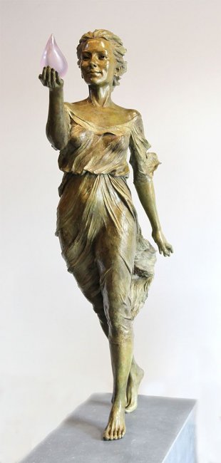Восхитительные скульптуры женщин