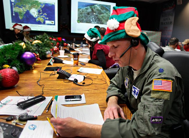 ВВС США позволяют всем желающим отследить движение Санта-Клауса
