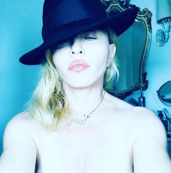 59-летняя Мадонна шокировала пикантным фото