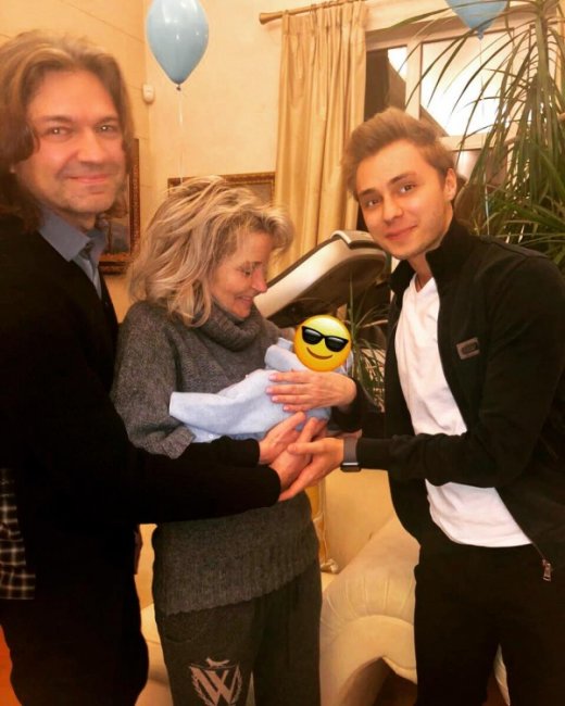 Племянник Дмитрия Маликова показал фото его новорожденного сына