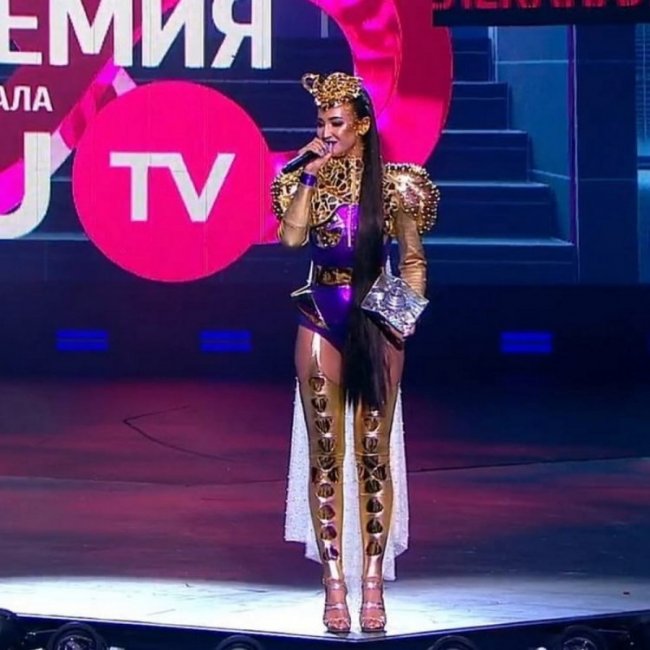 Ольга Бузова на премии RU TV
