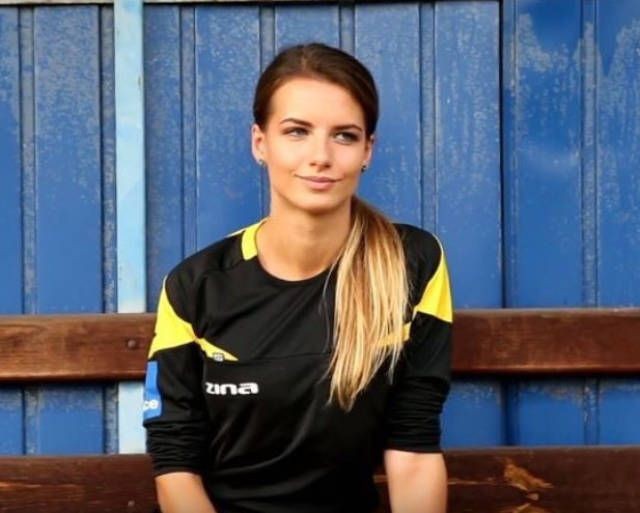 Каролина Божар - «самая красивая женщина в польском футболе» (14 фото)