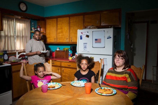 Как ужинают среднестатистические американские семьи (37 фото)