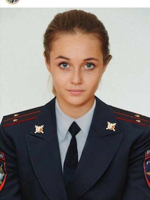 "Стыд и срам!": выпускницу МВД осудили за откровенные снимки в соцсети