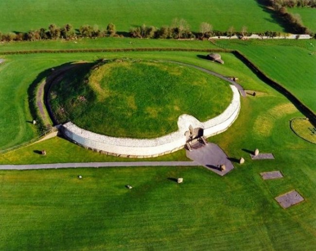 Гробница Ньюгрейндж в Ирландии — старше, чем Великие пирамиды в Египте