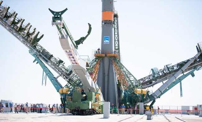 Старт космического корабля «Союз МС-13» с роботом аватаром