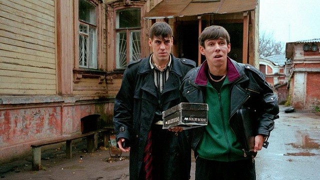 Список самых популярных российских фильмов XXI века (16 фото)