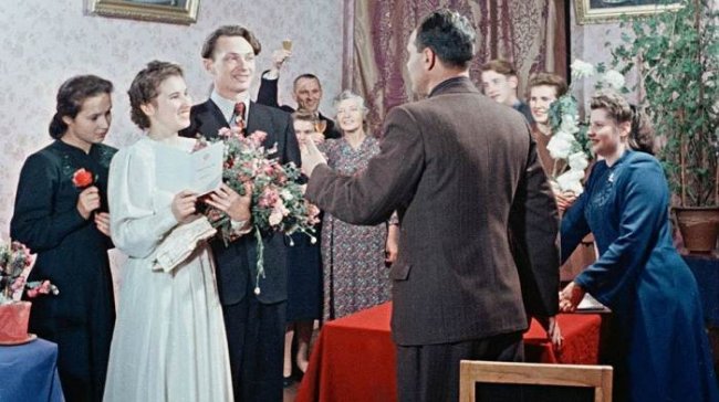 Свадебные традиции времён СССР (4 фото)