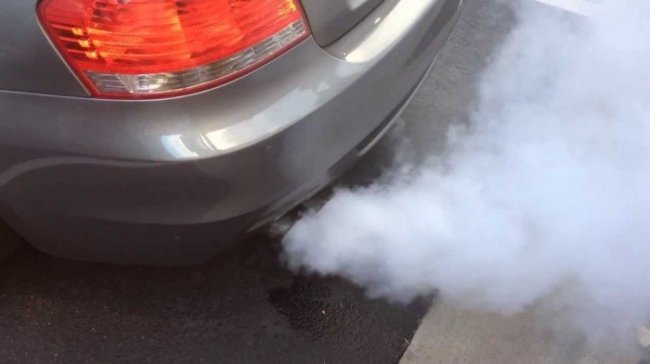 О чем может рассказать цвет выхлопных газов автомобиля (5 фото)