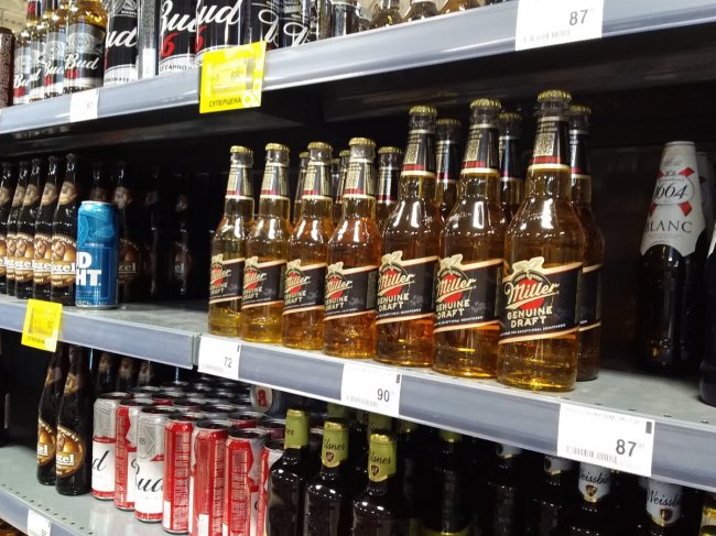 Продажу пива в России предложили усложнить