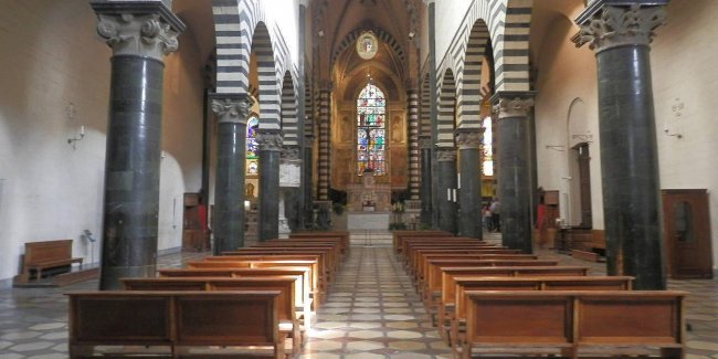 Итальянский священник устраивал секс-вечеринки и тратил воскресные пожертвования на вещества