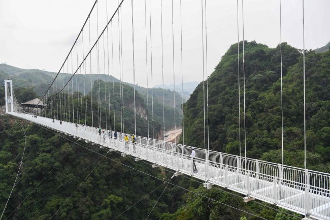Самый длинный в мире стеклянный мост