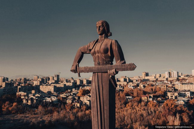 Ереван с высоты — столица Армении