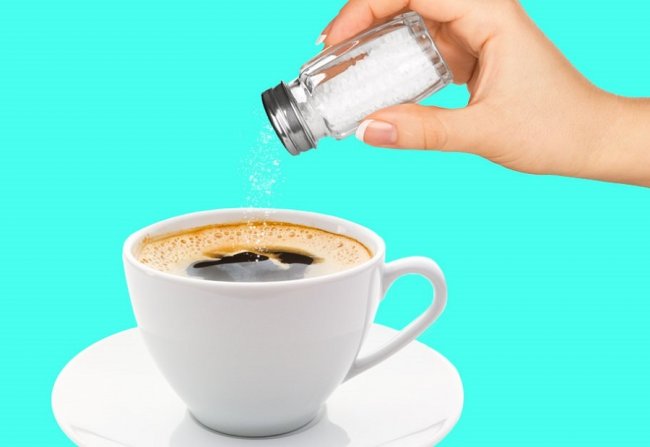 Зачем добавляют соль в кофе