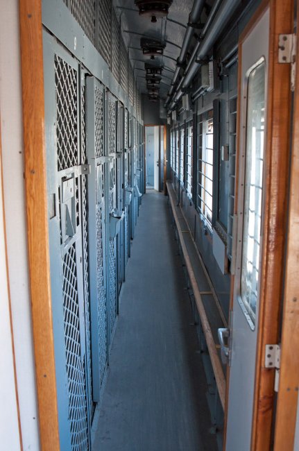 Как выглядит вагон для перевозки заключенных