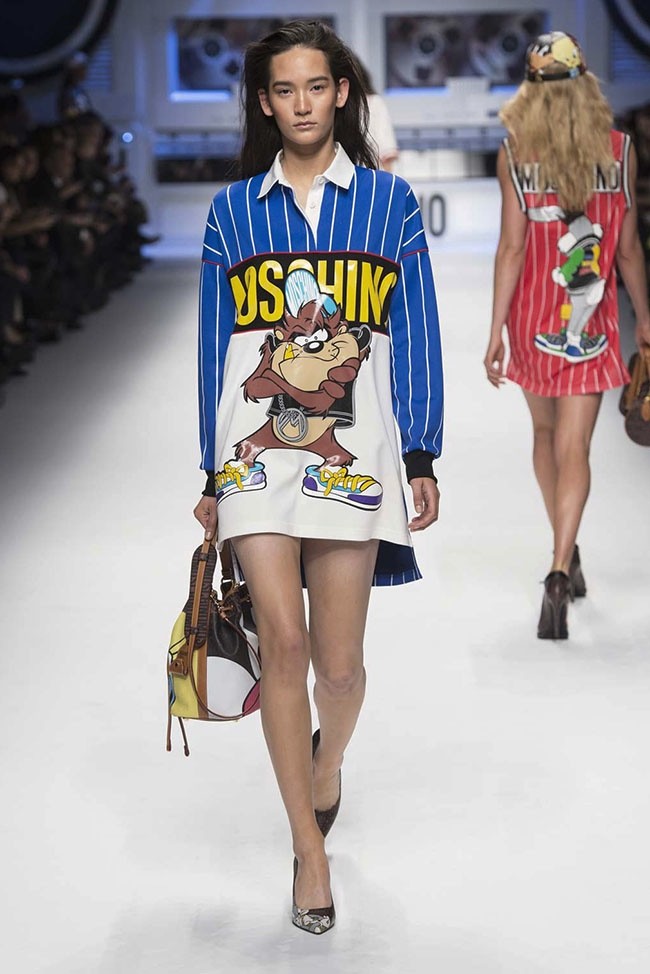 Одежда moschino