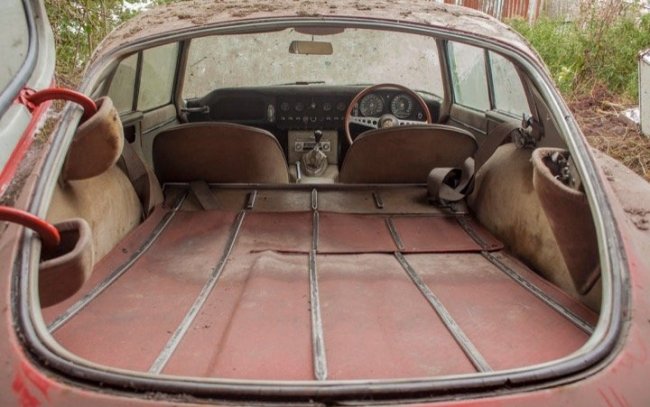 Клад в старом гараже 1964 Jaguar E-Type