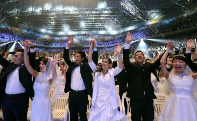 Массовая церемония бракосочетания в Южной Корее