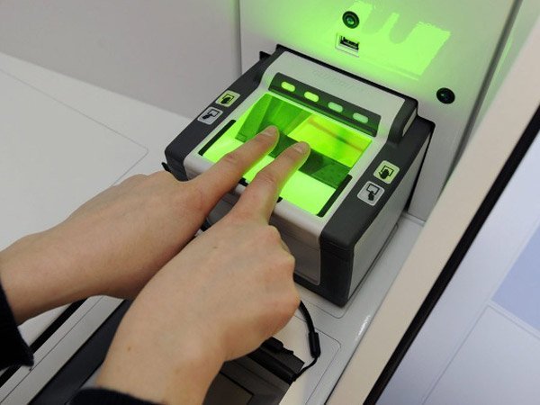 Visa встроит в свои карточки дактилоскопический сканер 