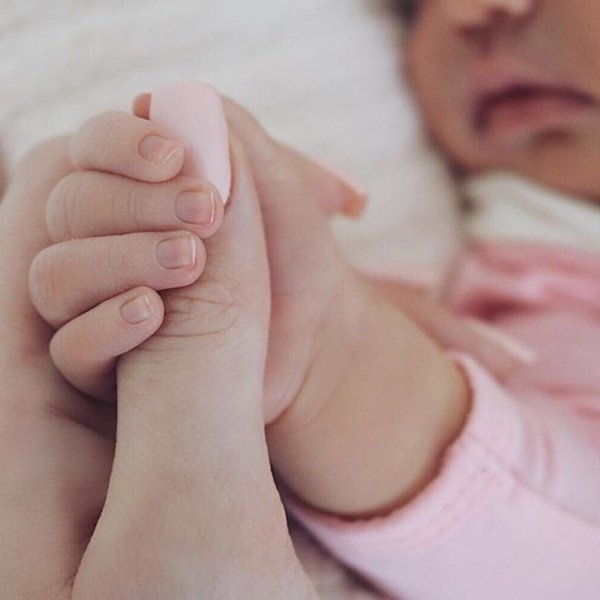 Кайли Дженнер показала свое первое фото после родов