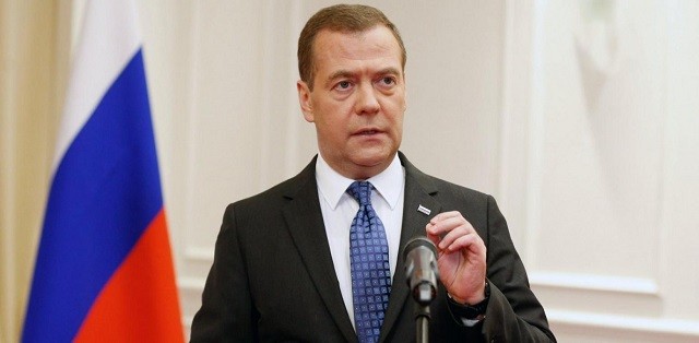 Дмитрий Медведев заявил, что 4-дневную неделю можно ввести (2 фото)