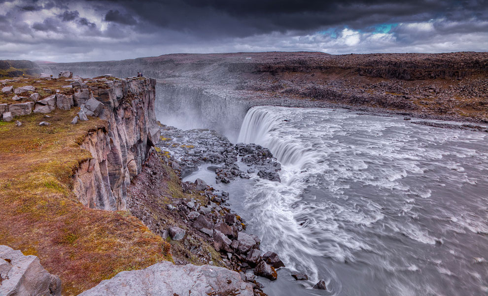 Большой водопад в европе. Водопад Деттифосс Исландия. Водопад Деттифосс (Dettifoss),. Самый мощный водопад в Европе. Достопримечательность Деттифосс.
