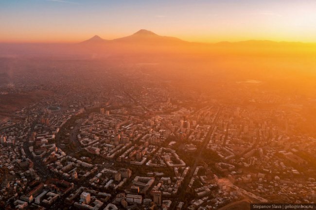 Ереван с высоты — столица Армении